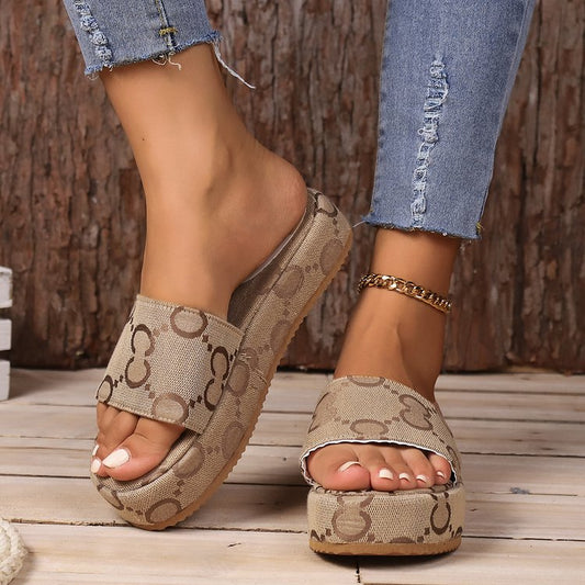 Thick-soled Flat Slippers Summer Fashion Casual Outdoor Beach Shoes For Women
